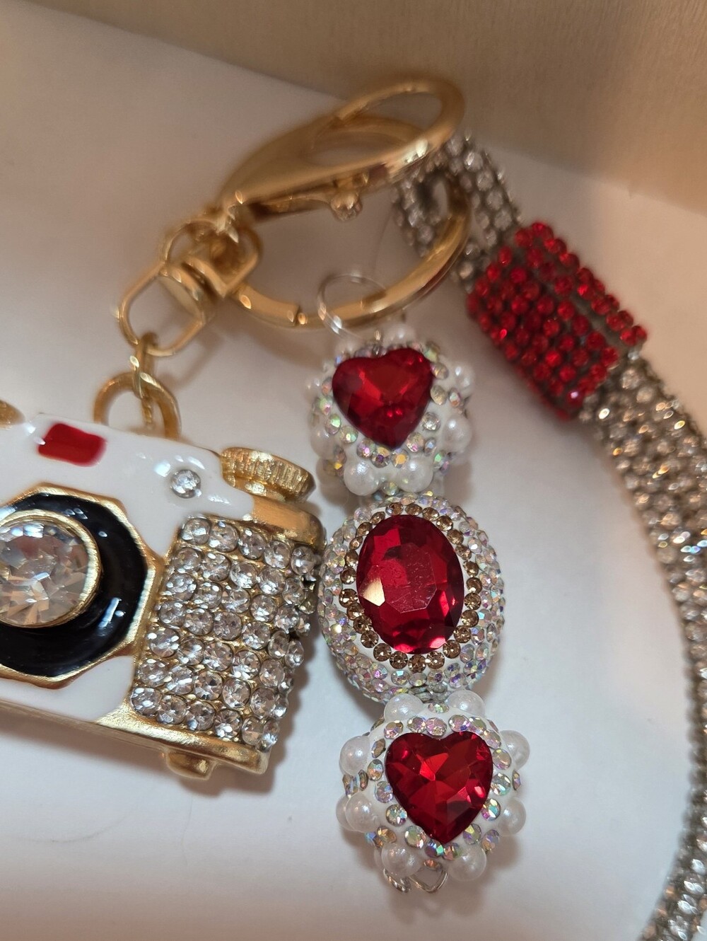Vintage Style Rhinestone Camera Keyring ✨ Bag Charm with Glam Red Jewel Wristlet - Picture 10 of 15
